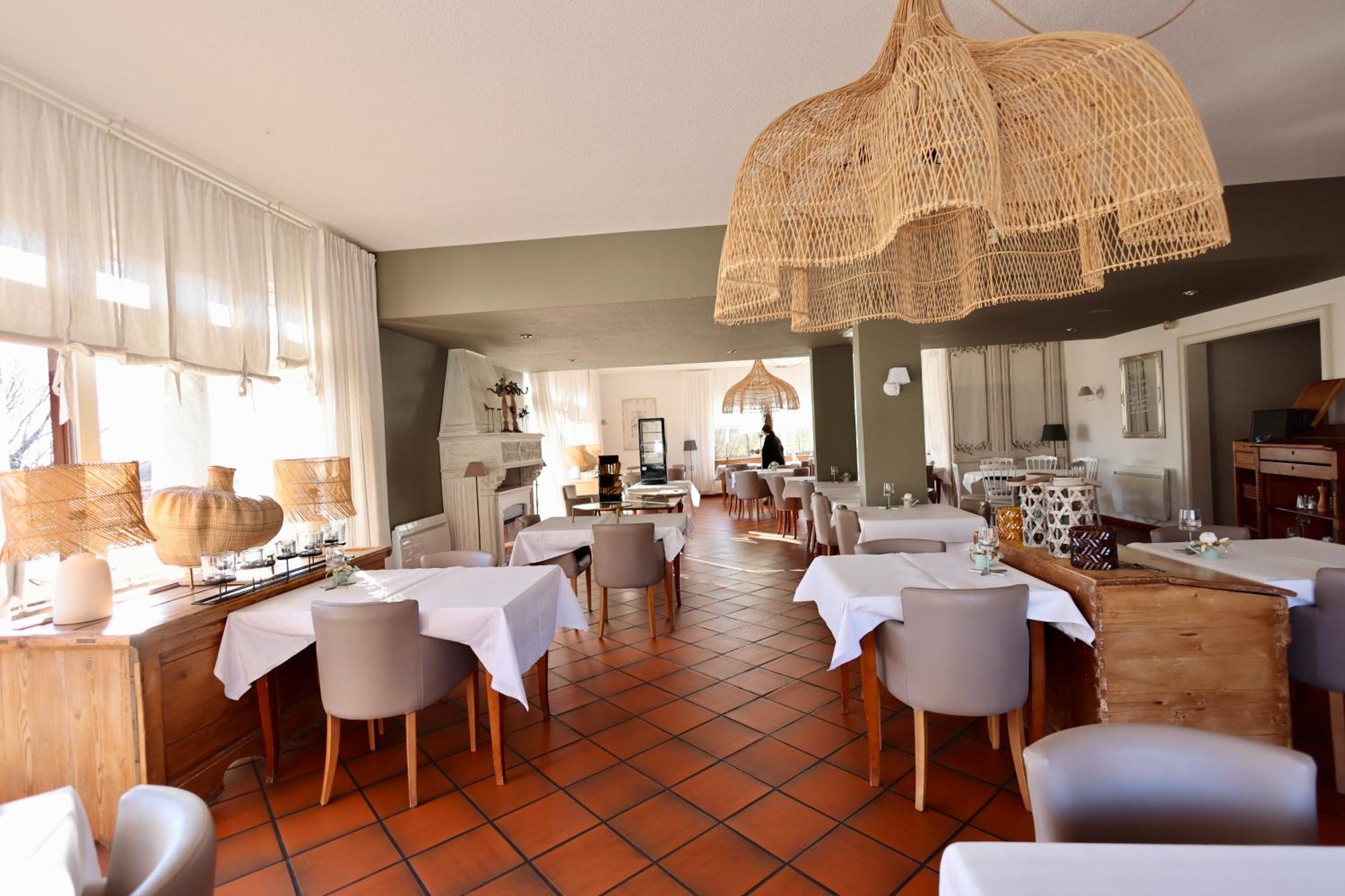 Hotel Restaurant Verger Des Chateaux, Route Des Vins Haut-Koenigsbourg Dieffenthal Buitenkant foto