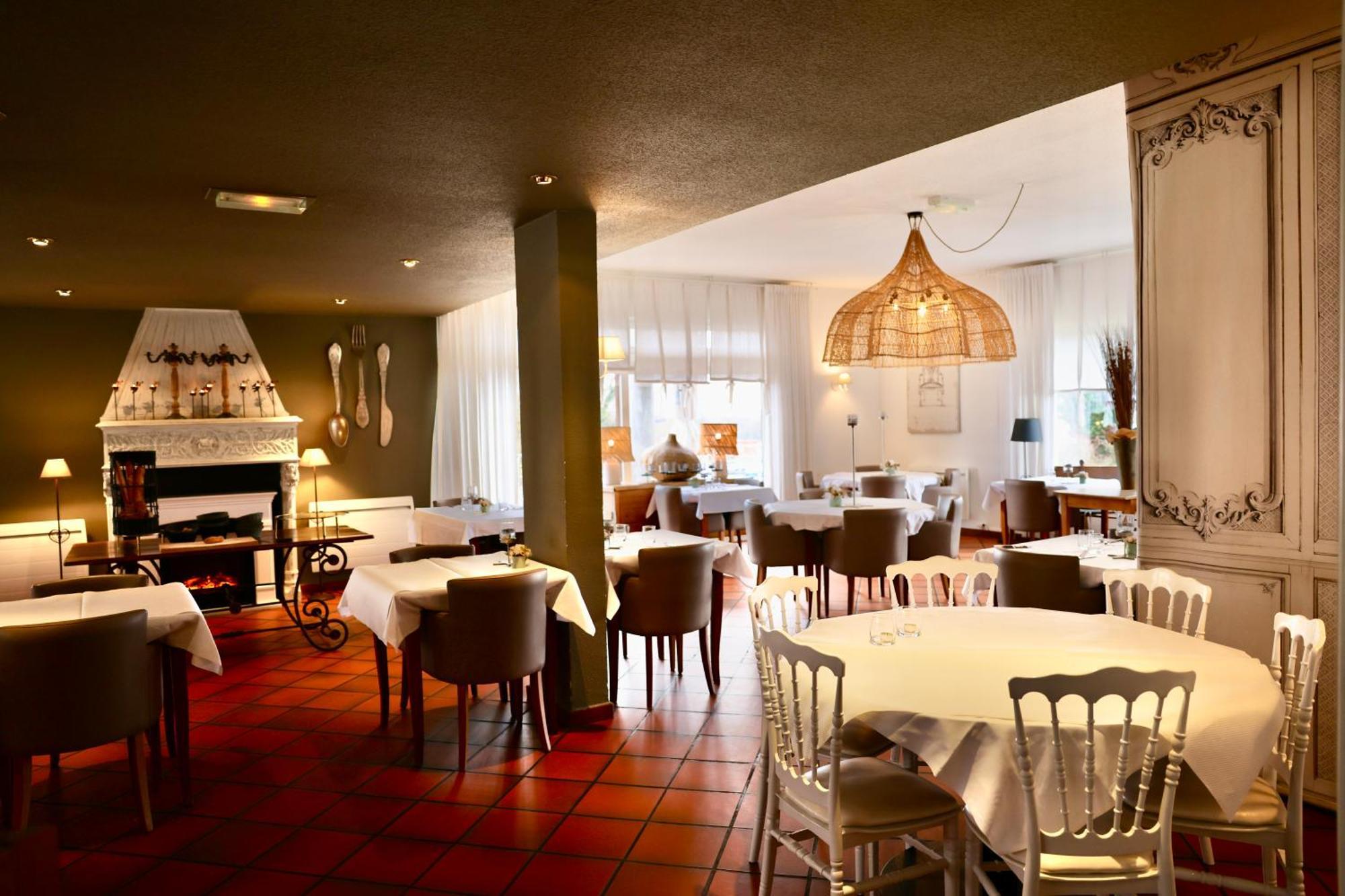 Hotel Restaurant Verger Des Chateaux, Route Des Vins Haut-Koenigsbourg Dieffenthal Buitenkant foto